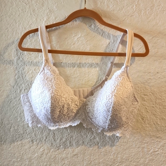 Leading Lady Other - New in Bag -  Leading Lady Scalloped Lace Underwire Full Figure Bra Style 5044